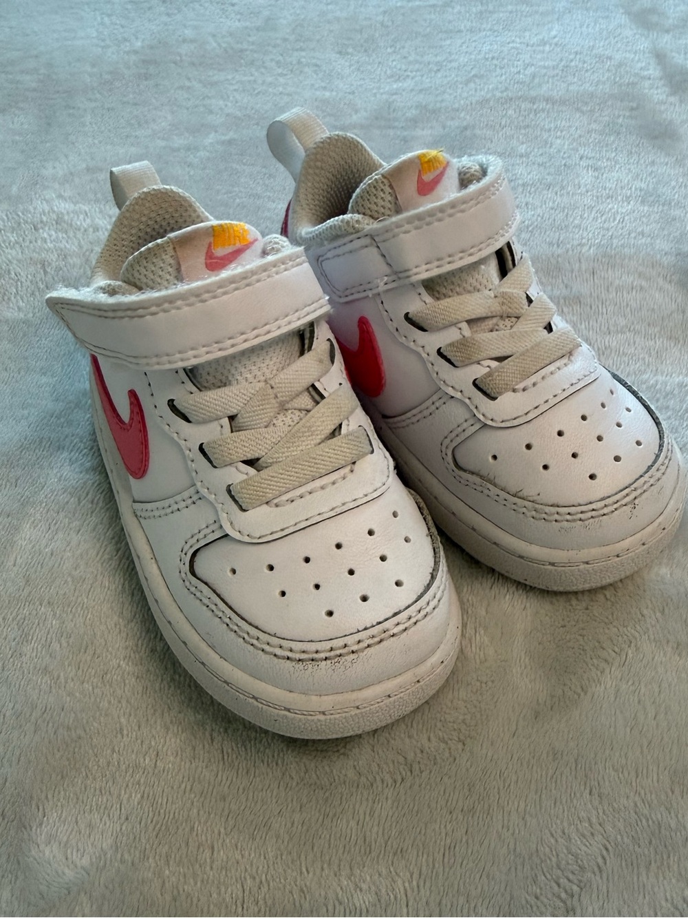 NIKE Infant Girl’s Air Force Sneakers sz 5